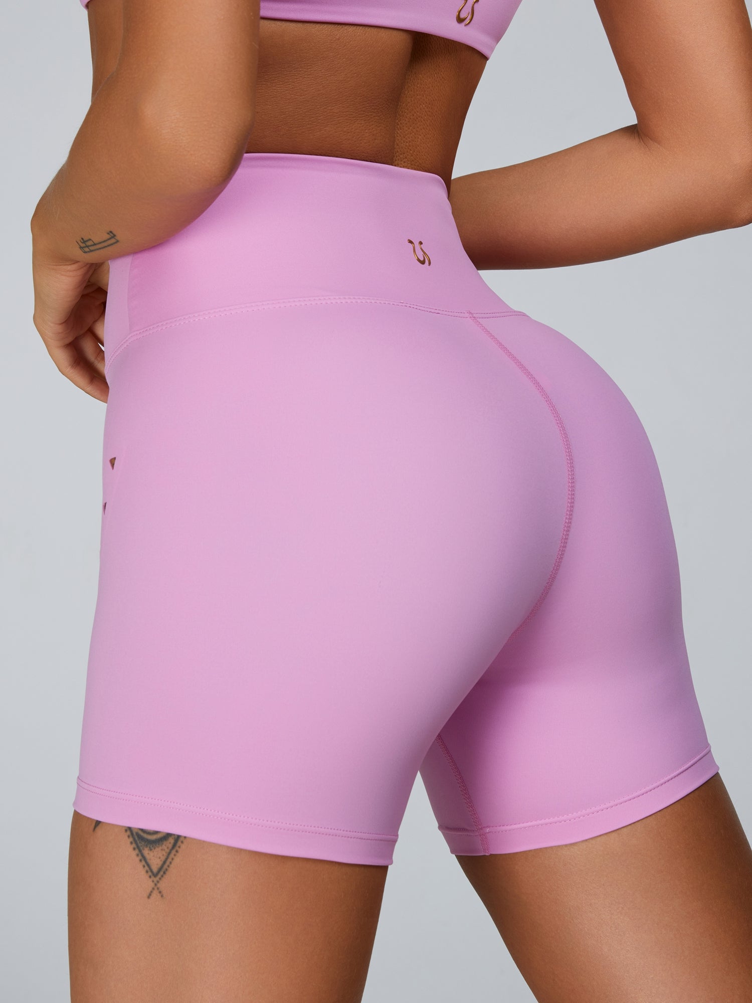 Cutout Tailoring Sports Bras