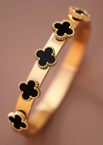 Amora 18K Clover Bangle Bracelet