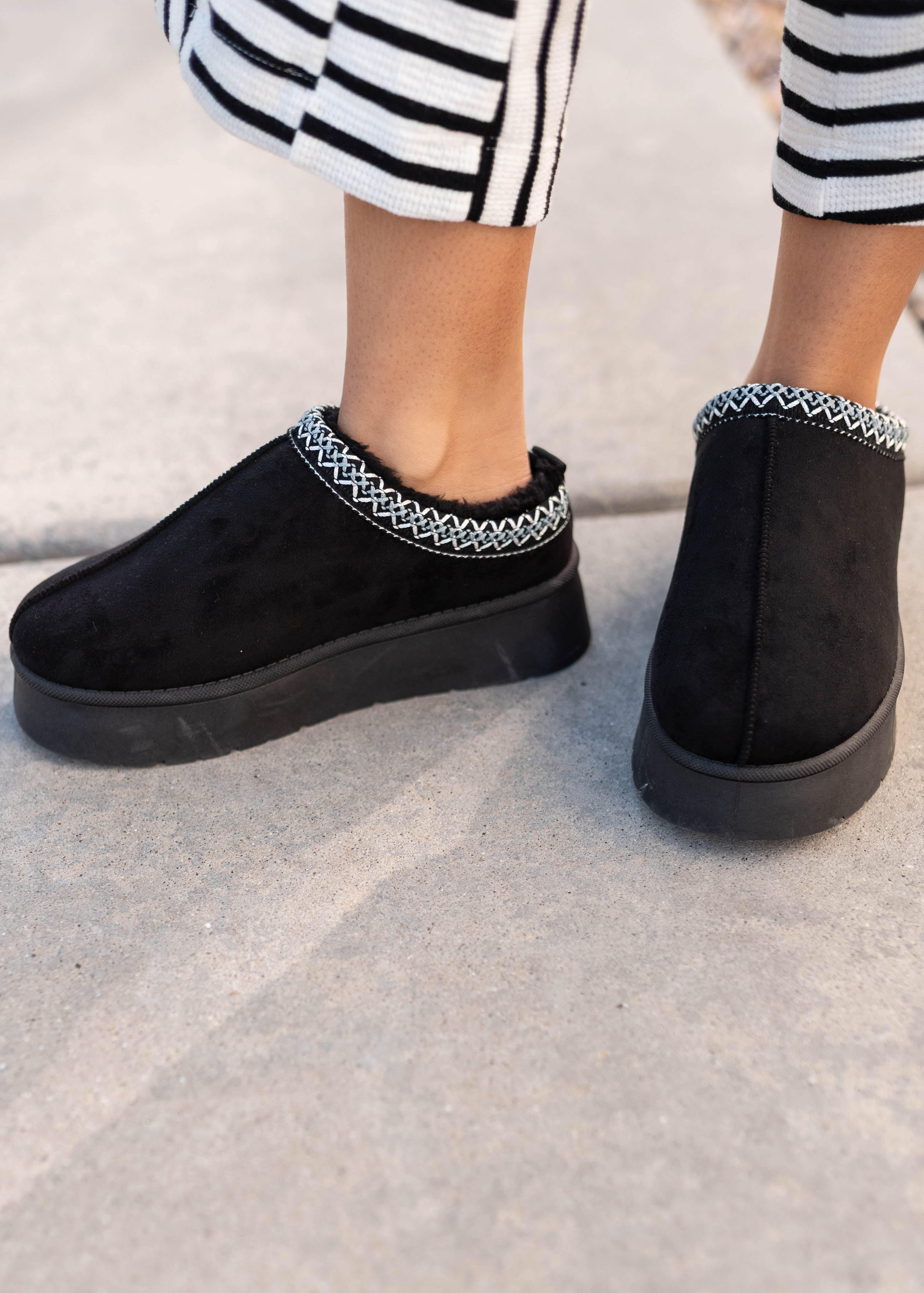Rylee Black Platform Clogs