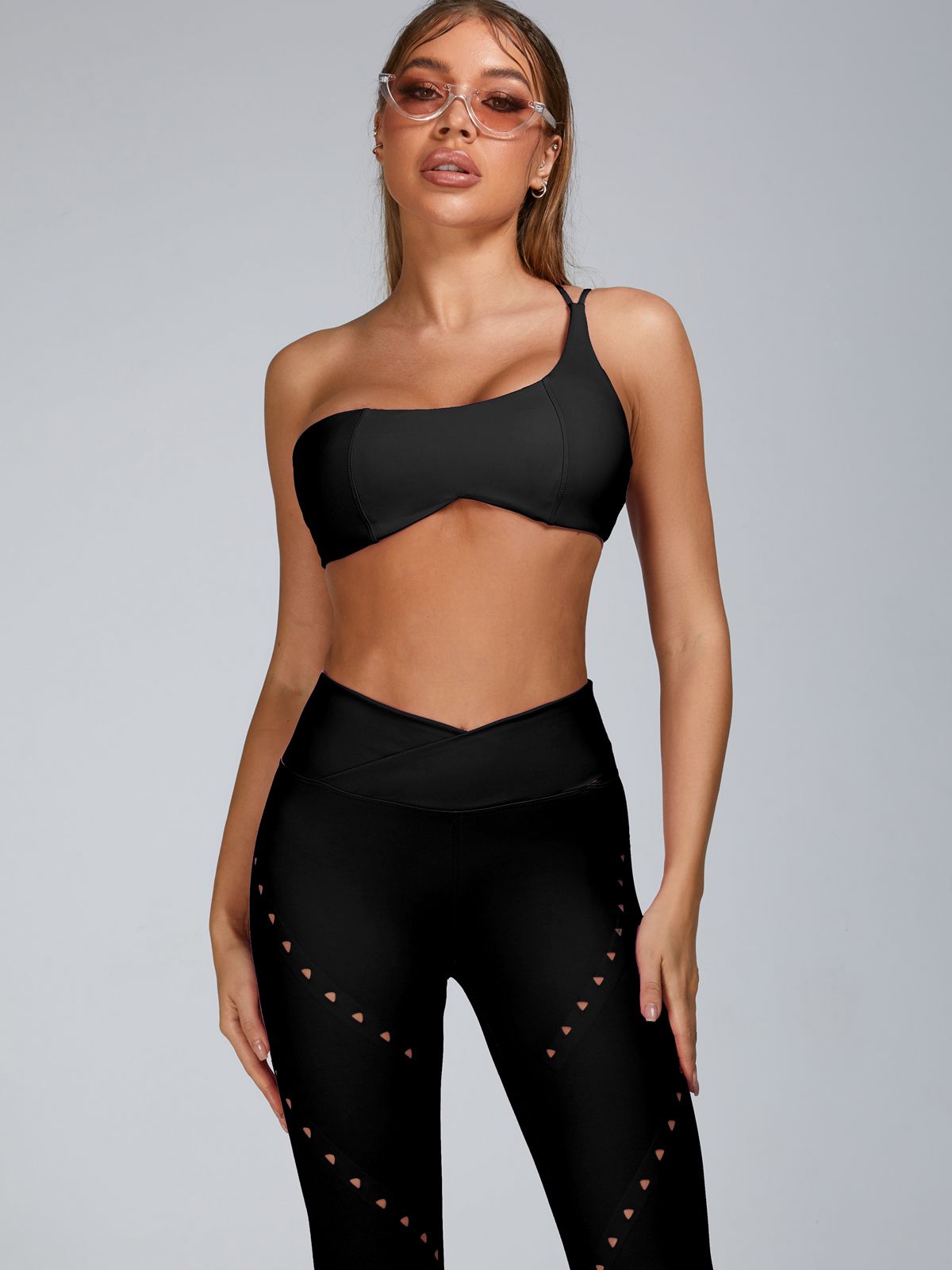 Cutout Tailoring Sports Bras